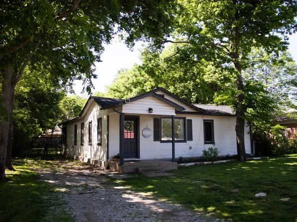 8429 Hanon Dr, White Settlement, TX 76108