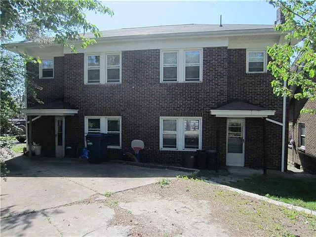 311-313 Kenmont Ave #311 — Photo 4
