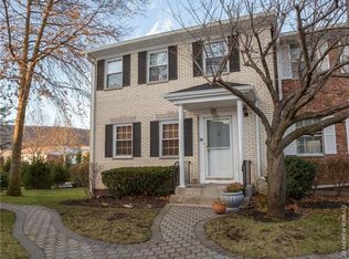 490 Iroquois Ct, Suffern, NY 10901