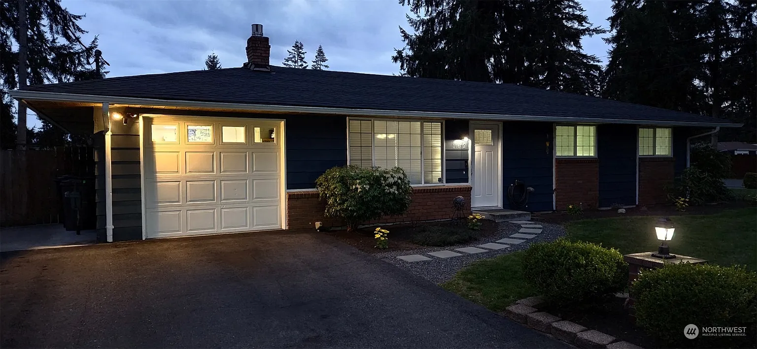 17612 39th Drive NE photo 1