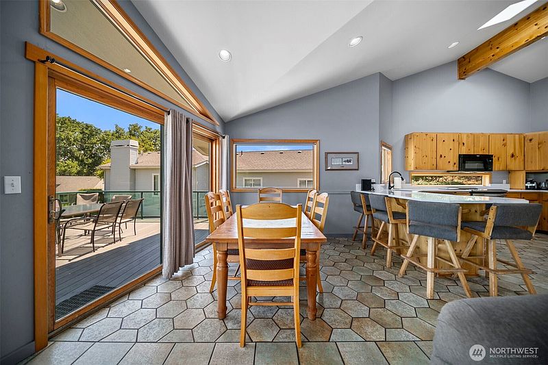 4th image of 105 Chelan View Drive