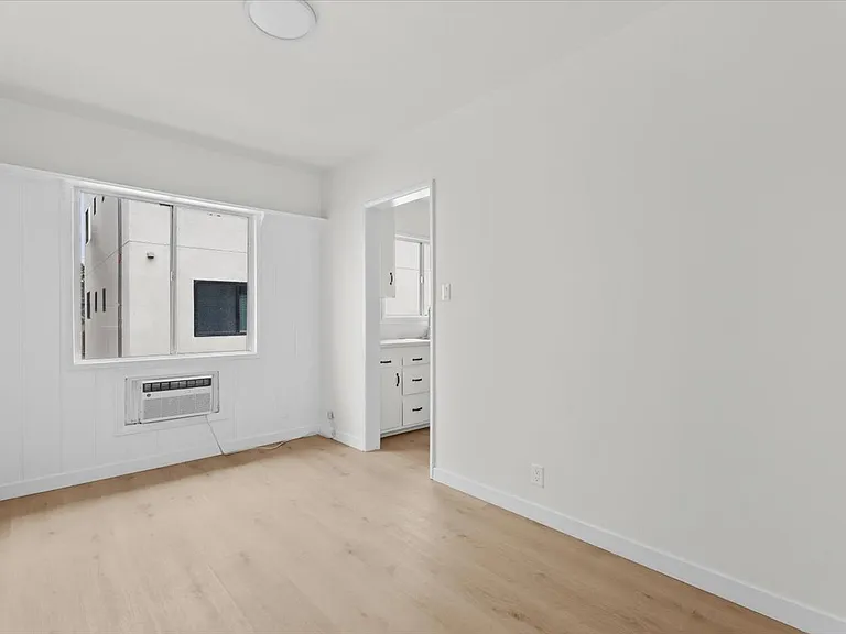 6242 Beck Ave #5 — Photo 7