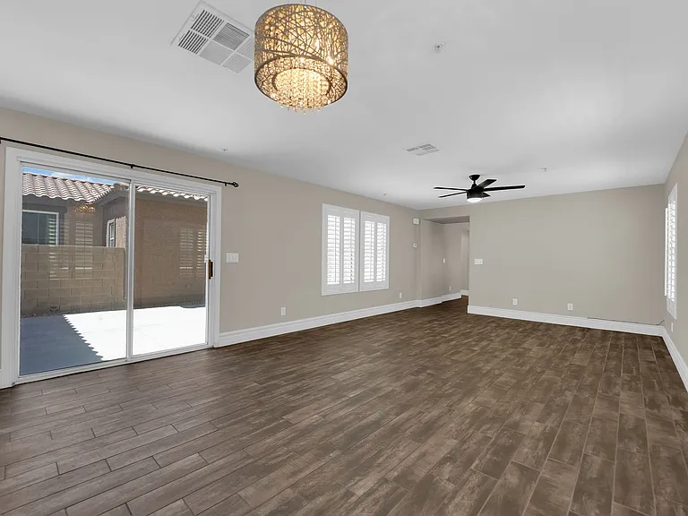 646 Monument Point St — Photo 14
