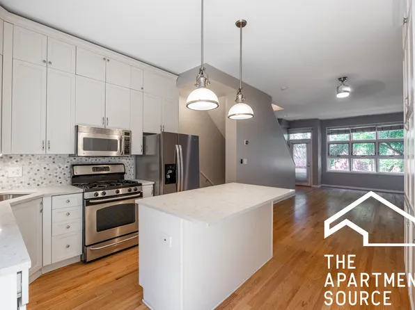 855 W Erie St #19, Chicago, IL 60642