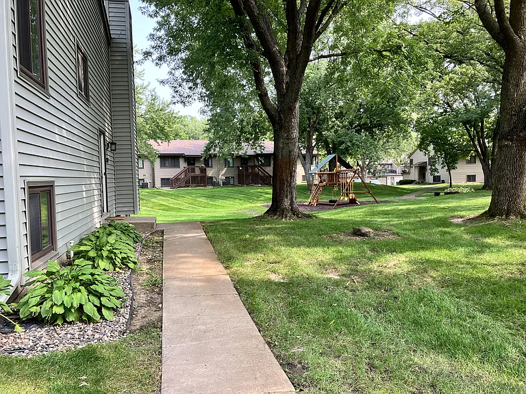 1386 Arden View Dr — Photo 14