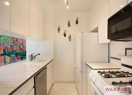 Sold by Warburg | media 6