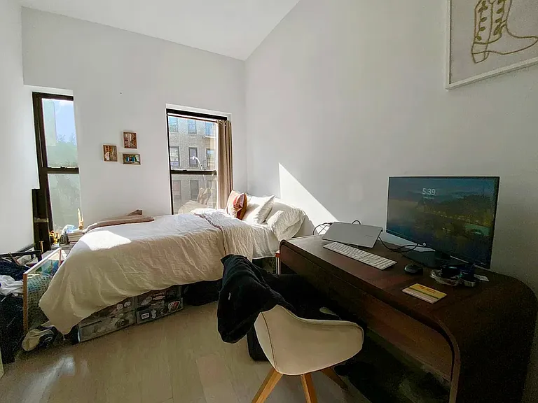 303 Bedford Ave #2 — Photo 4