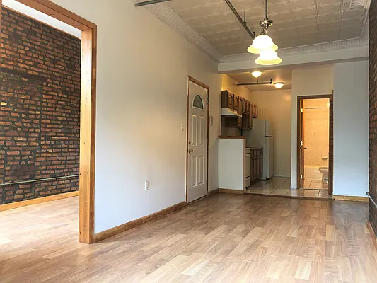 Rented by Gavco Realty Group Inc | media 8