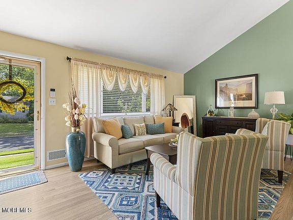 4th image of 31 Cedar Avenue