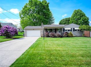 2866 Peacock Dr, Youngstown, OH 44511