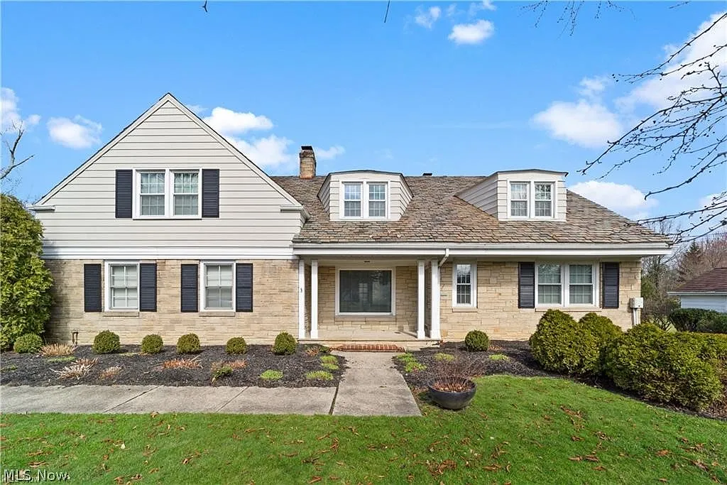 5 bed, 3.5 bath, 3424 sqft, $4,200 — Photo 1