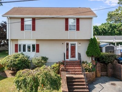 1117 Newhall St, Fall River, MA, 02721