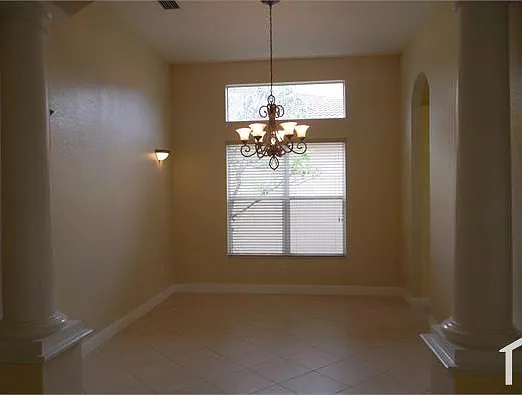 4 bed, 2893 sqft, $5,950 — Photo 3