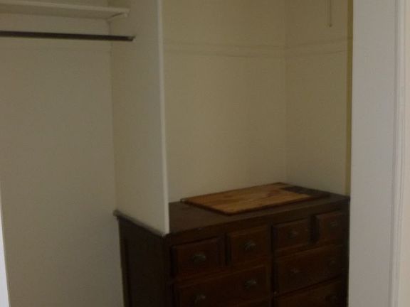3rd image of 2400 W Wilson Ave APT 105