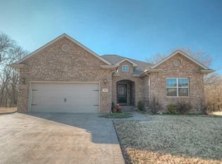 714 Golf Rd, Webb City, MO 64870