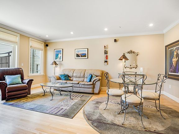 2nd image of 939 Jackson St APT 202