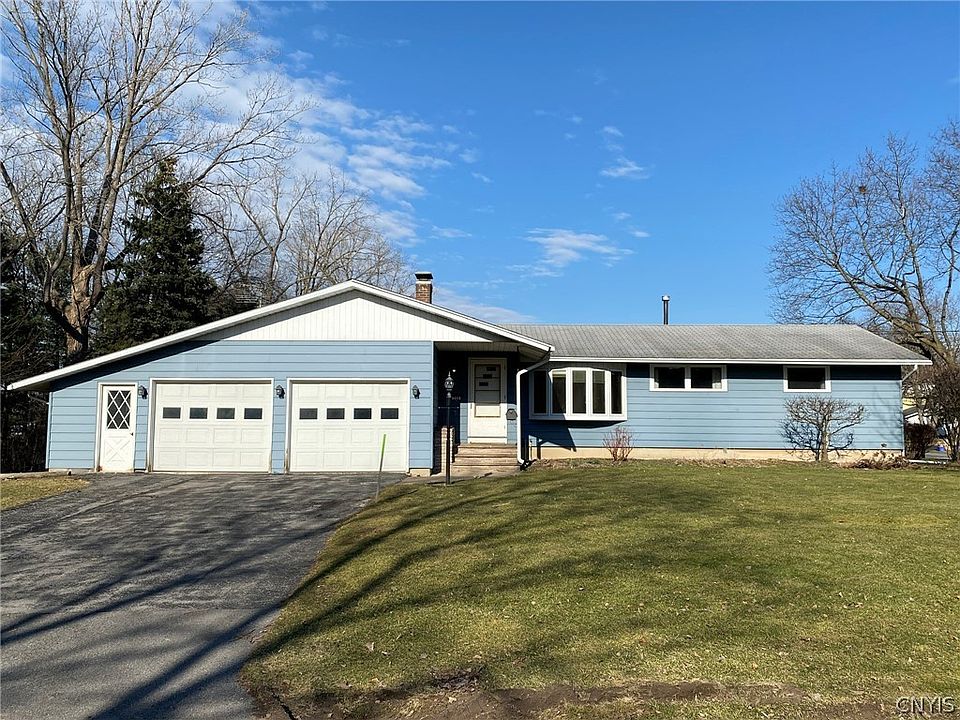 1st image of 200 Moyer Heights Dr
