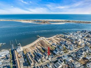 48 5th St #B, Highlands, NJ 07732