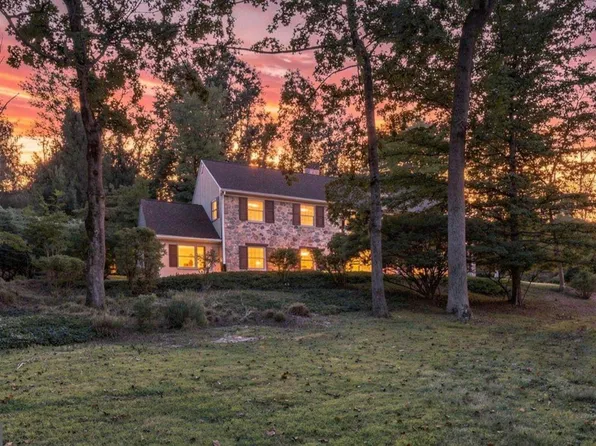 373 Ivy Ln, Glen Mills, PA 19342