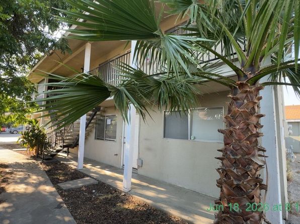 441 S Bridge St APT B, Visalia, CA