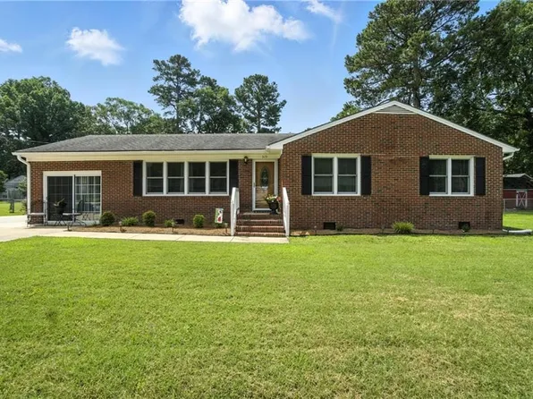 319 Pond Dr, Suffolk, VA 23434