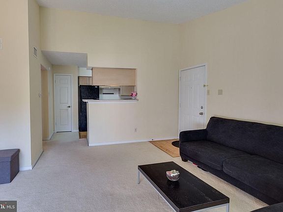 4th image of 1533 Lincoln Way APT 303