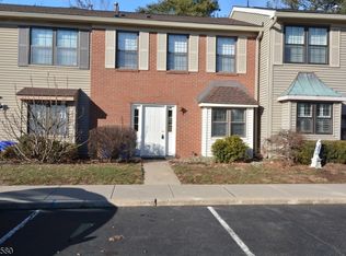 129 Hampton Ct, Somerset, NJ 08873