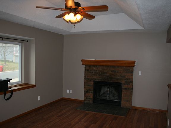 4th image of 229 SE Bristol Dr