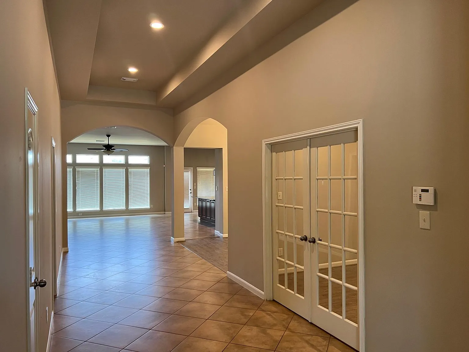 4 bed, 3035 sqft, $3,400 — Photo 4