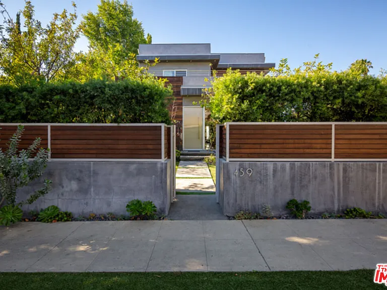 459 N Flores St — Photo 2