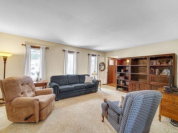 3rd image of 9143 Southmoor Ave
