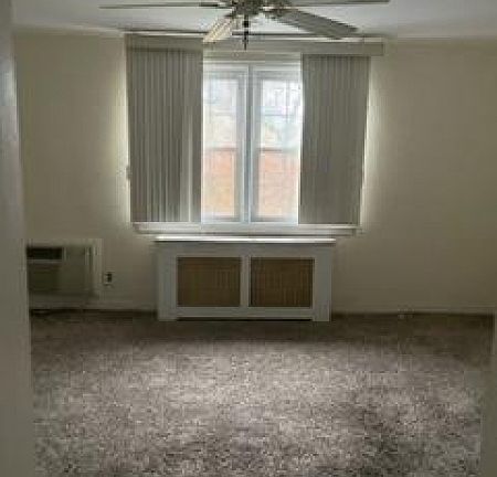4th image of 504 Lincoln Park E