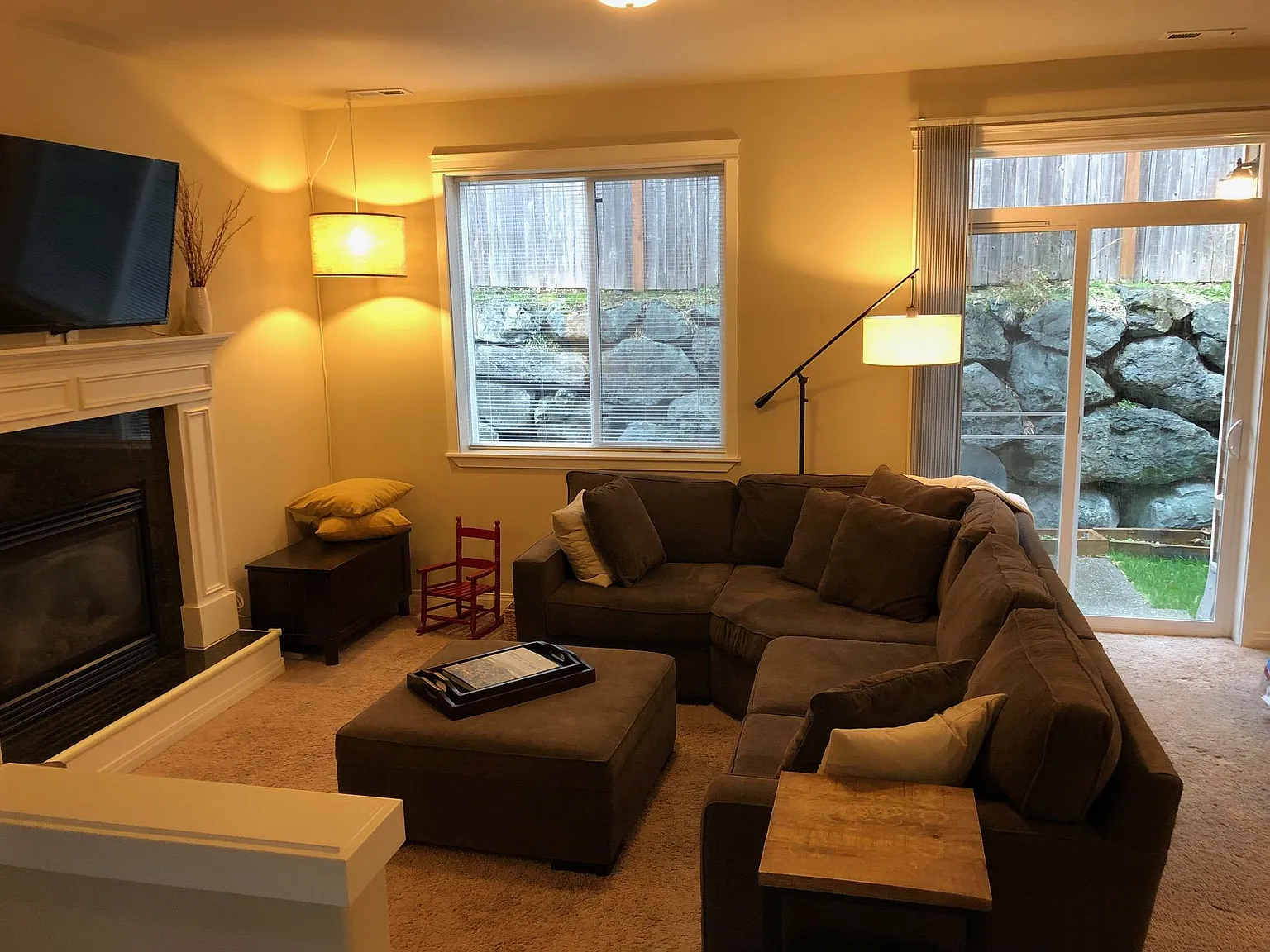 3 bed, 2.5 bath, 1814 sqft, $3,200 — Photo 3