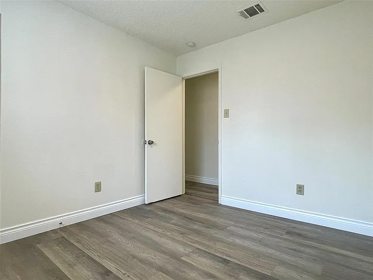 1729 Cricket Hollow Dr — Photo 13