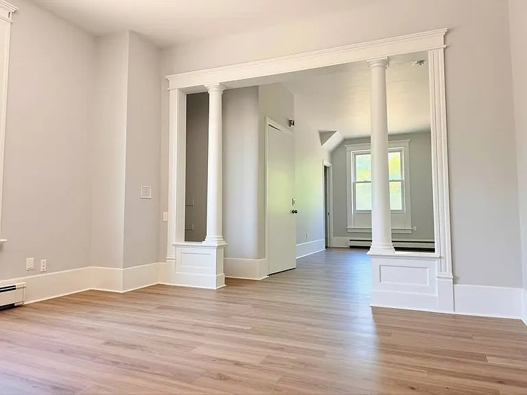 134 Victoria St S #3 — Photo 2