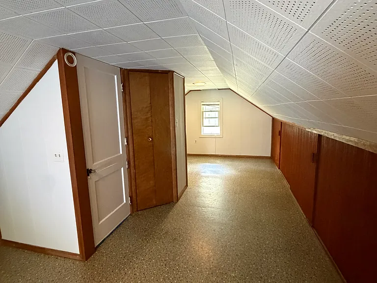 24087 Lehigh St — Photo 19