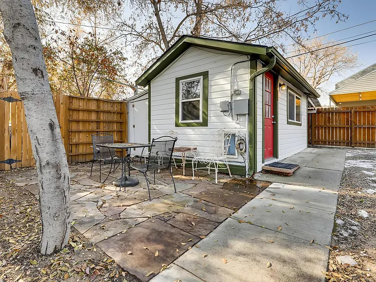 1237 Main St — Photo 25
