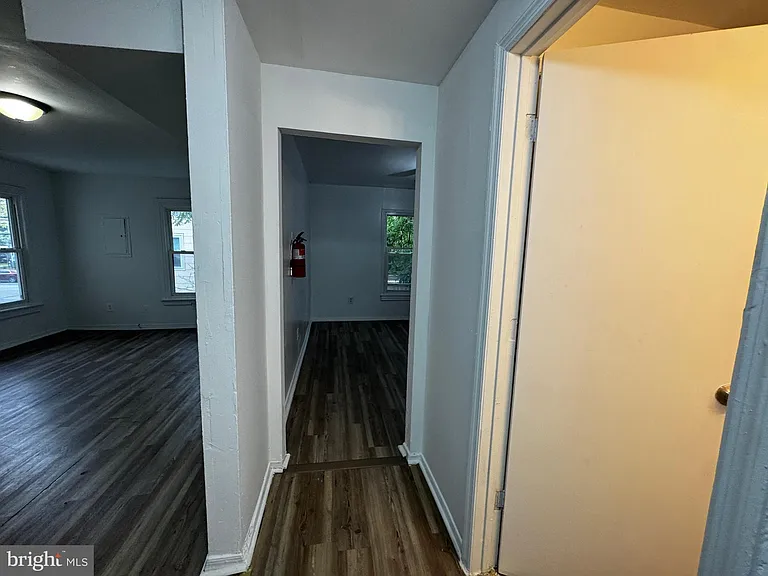 323 Vine St E #B — Photo 11