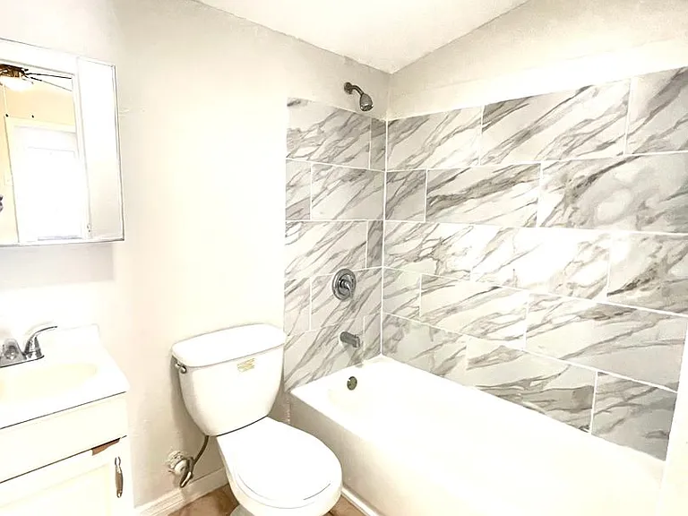 2610 Durham St — Photo 8