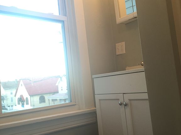 3rd image of 302 Foster Street # Fl 2nd