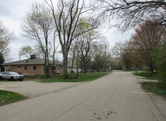 3rd image of 36886 N Wildwood Dr