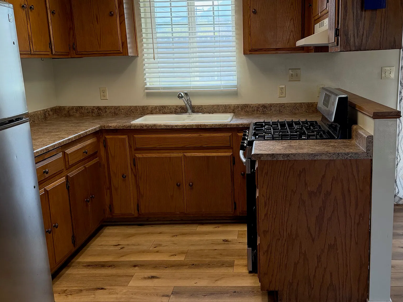 3 bed, 1100 sqft, $1,400 — Photo 3