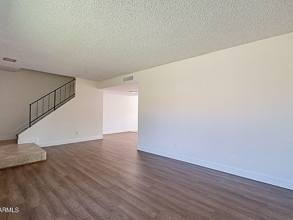 5th image of 1630 E LOGAN Drive