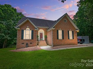 1016 Hunley Hill Ct, Matthews, NC 28104