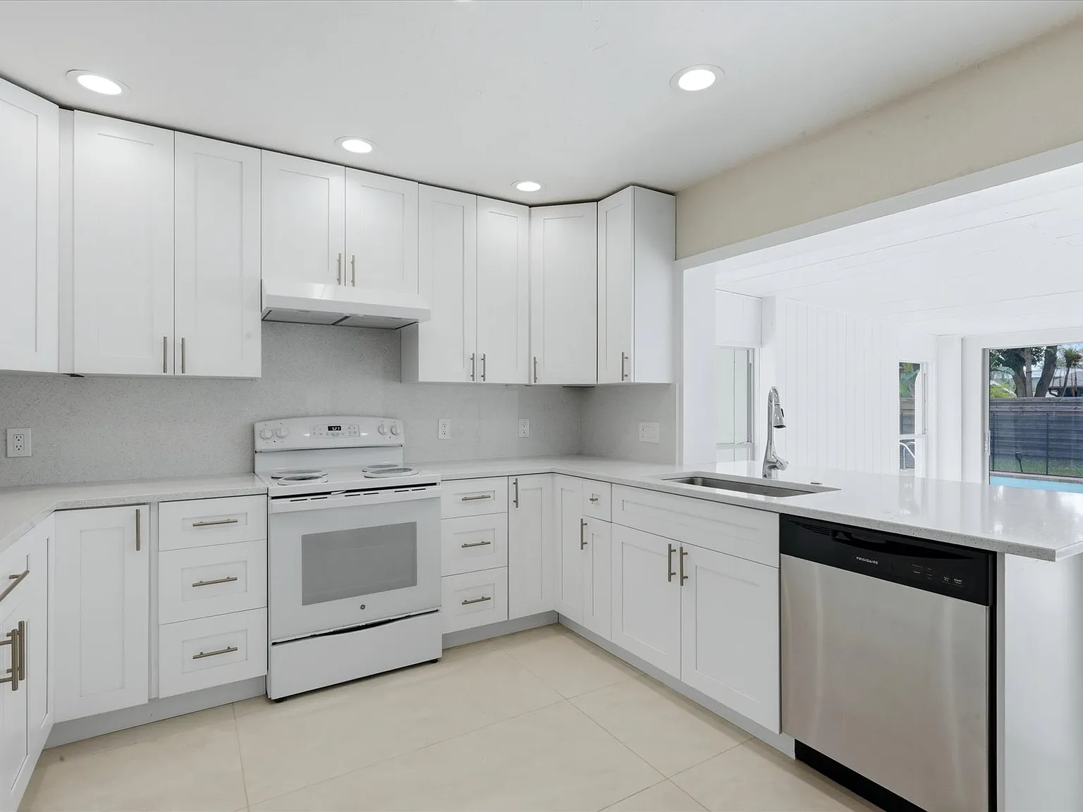 4 bed, 2080 sqft, $4,200 — Photo 1