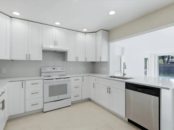 2151 Euclid Ter, Sarasota, FL 34239