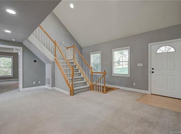 5th image of 124 Pinnacle Ln