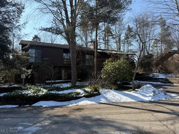 1938 Hemlock Dr, Kent, OH 44240