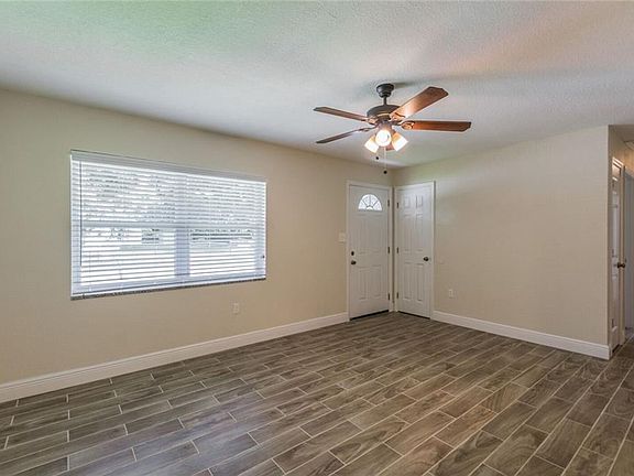 4th image of 3007 Laurel Ln