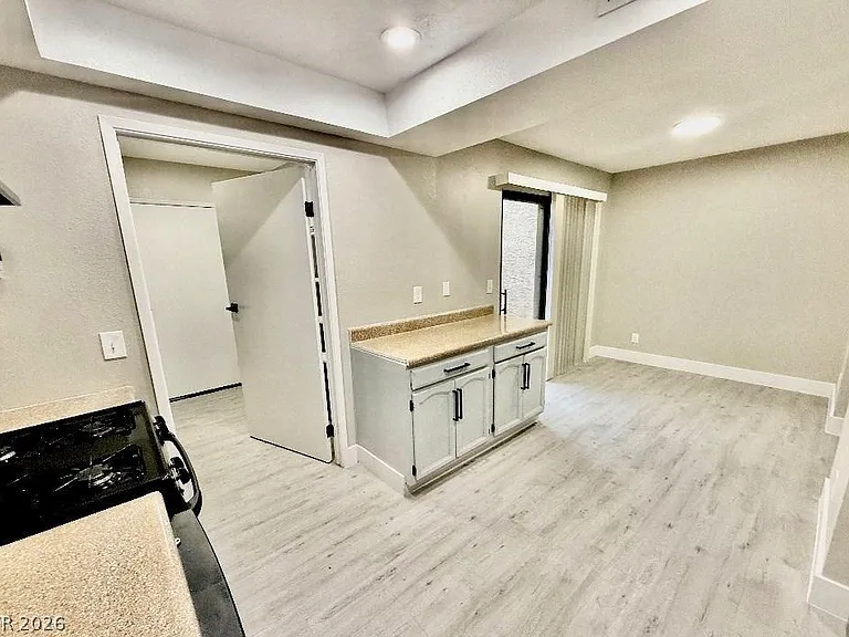 2631 Aracatuba Ave — Photo 8
